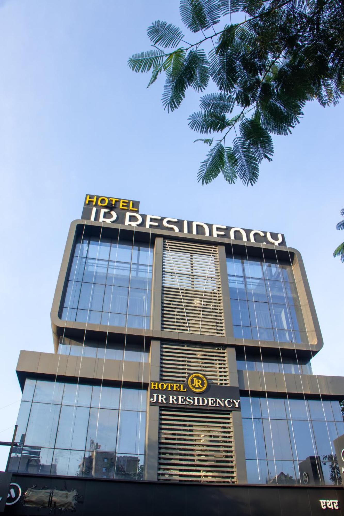 ホテル J R Residency ナビムンバイ エクステリア 写真